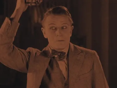 Video-Vorschaubild · The Lodger: A Story of the London Fog